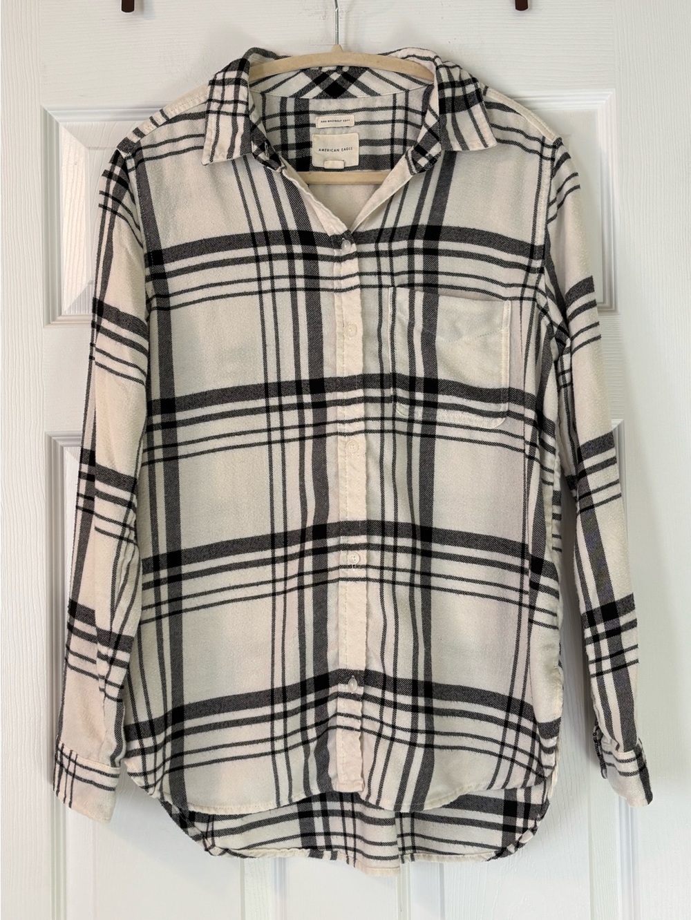 American Eagle Ah-mazingly Soft Flannel Button Down Shirt Size M